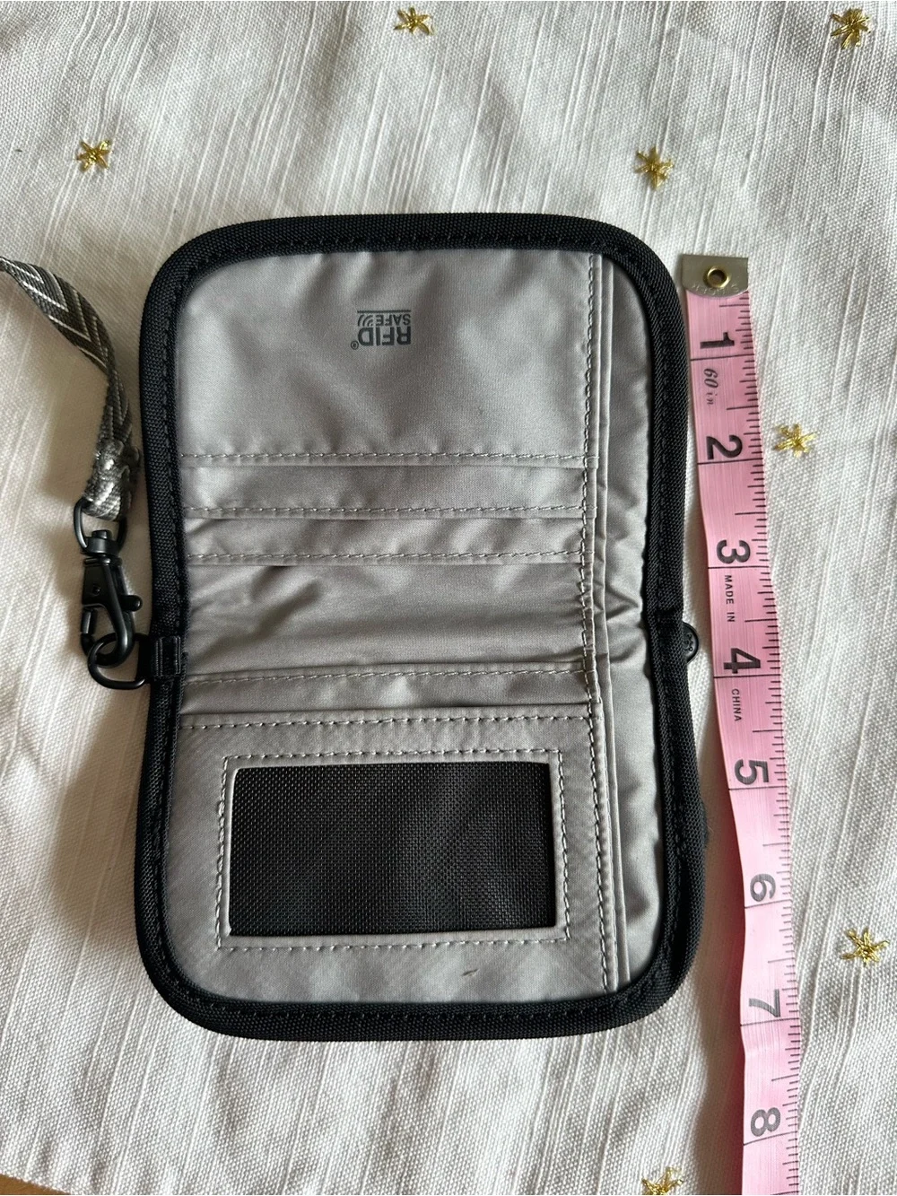 Pacsafe RFID Blocking Wallet - Black